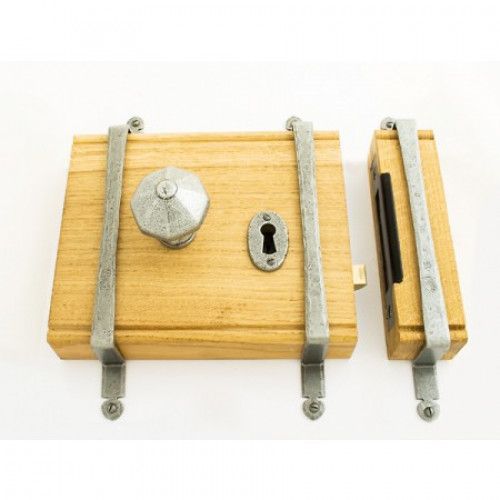 From the Anvil 33004 Oak Box Lock or Rim Lock with Pewter Fittings from