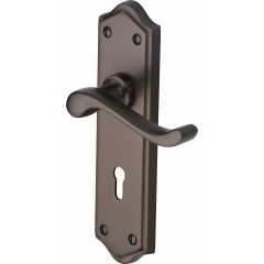 Keyhole Lock