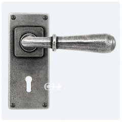 Finesse Pewter Fenwick Handles on Jesmond Keyhole Backplate