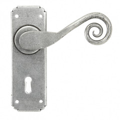 Monkeytail Door Lever Handles on Keyhole Backplate Pewter