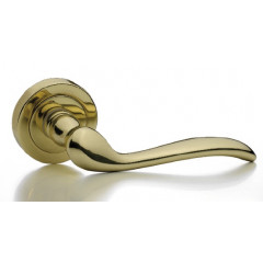 tosca lever handle in brass
