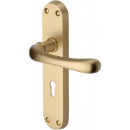 Luna Lever Handles on Backplate in Satin Brass