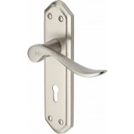 Keyhole lock