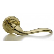tosca lever handle in brass