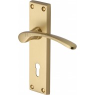 Keyhole lock