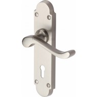 Savoy Lever Handles on Short Backplate in Satin Nickel